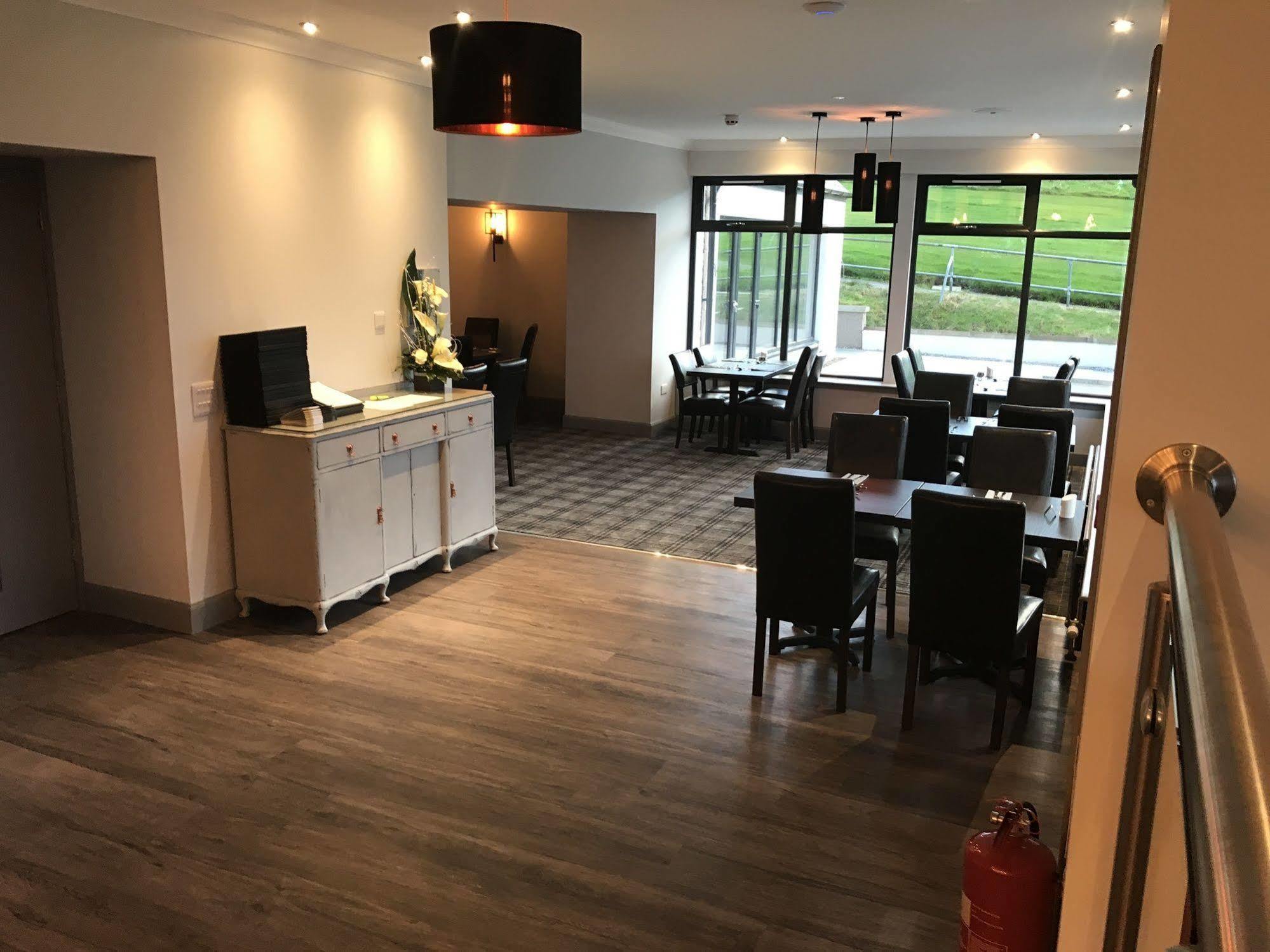 Macduff The Knowes Hotel & Restaurant מראה חיצוני תמונה